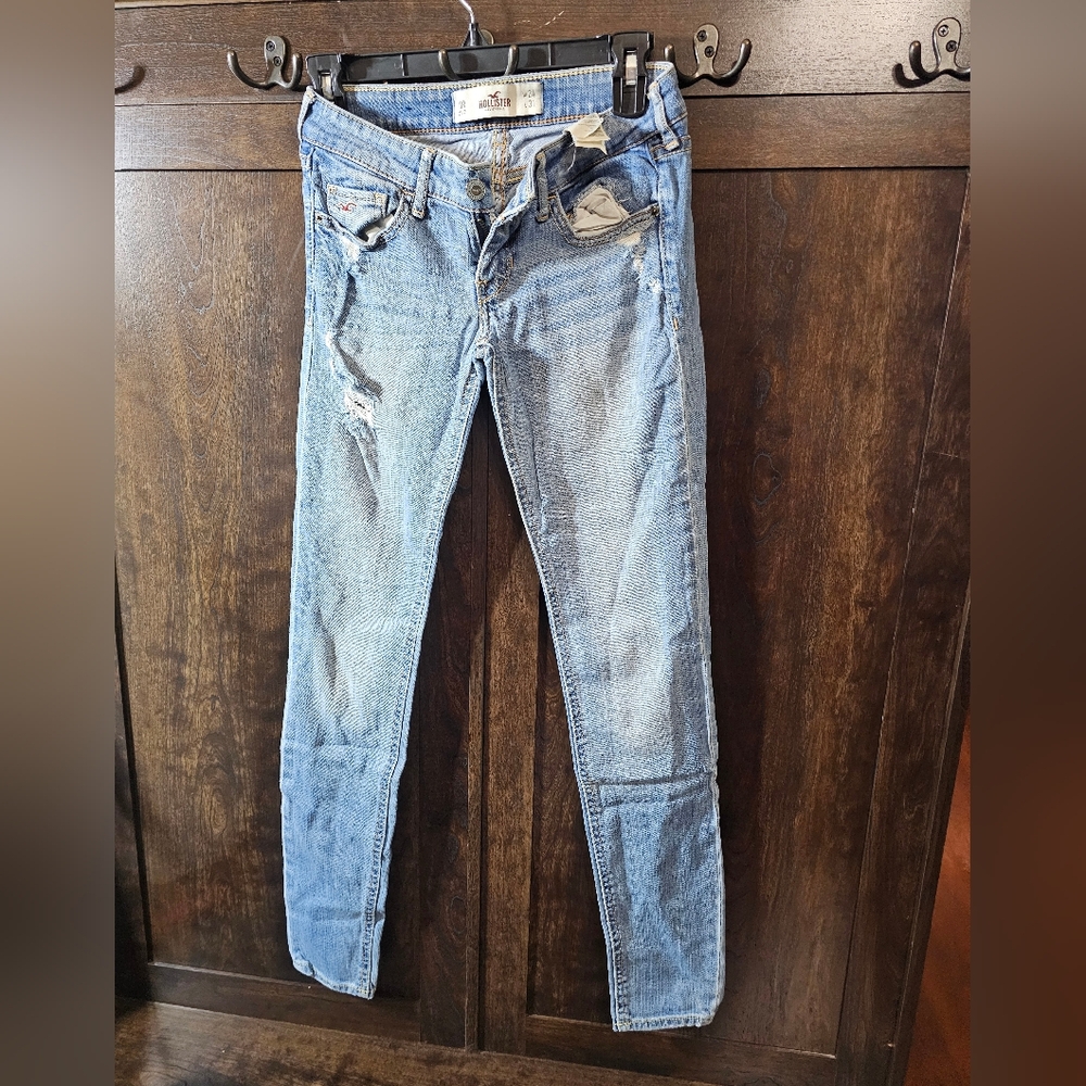 American Eagle Outfitters Blue Skinny Jeans with Vintage Appeal